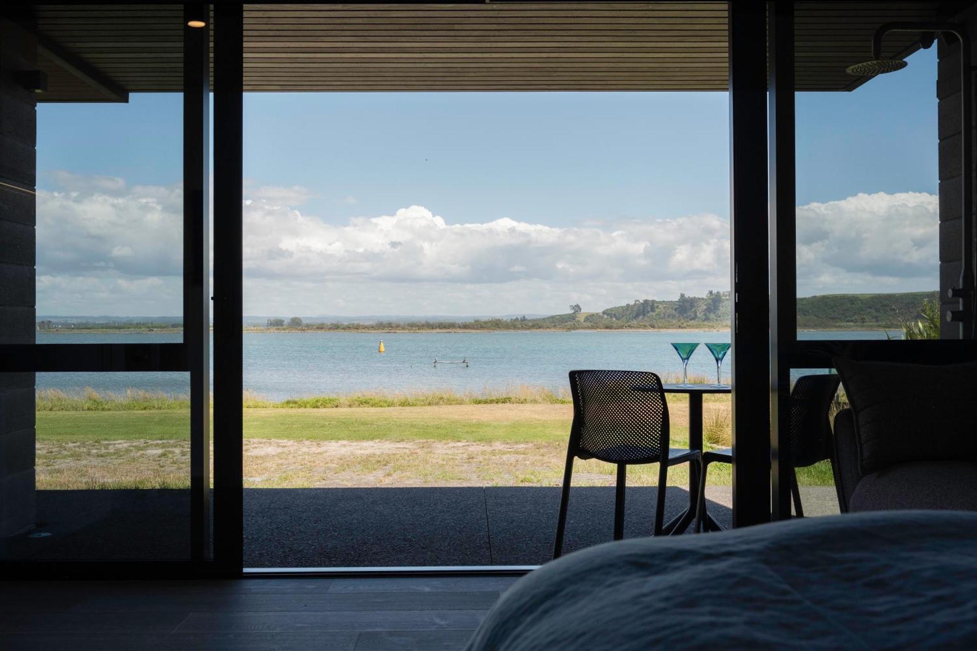 Pukehina Estuary Sunset Views Townhouse & Studio Buitenkant foto