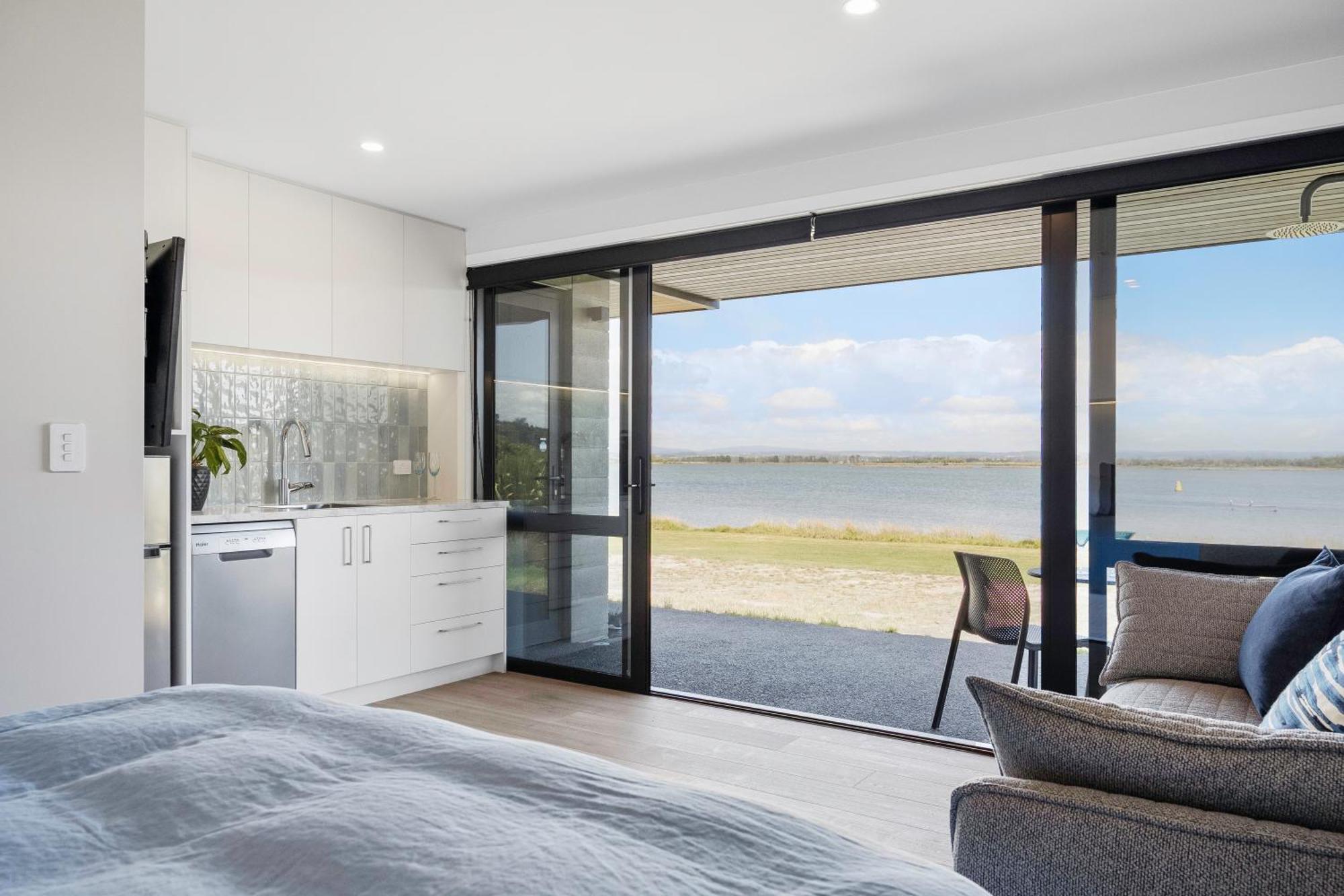 Pukehina Estuary Sunset Views Townhouse & Studio Buitenkant foto